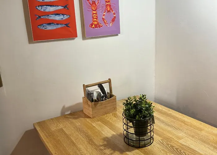 Amazing Restored 1940s Art-deco Apartment *