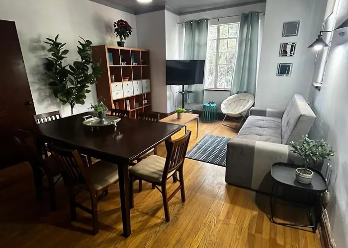 Amazing Restored 1940s Art-deco Apartment *